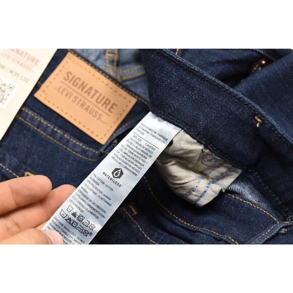 NEW Signature Levi Strauss & Co. Gold Label Women's Jeans Size 20M - Picture 2 of 8